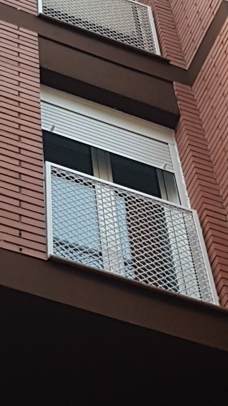 Balconera De Dos Hojas Practicables Carpinter A De Aluminio Barcelona